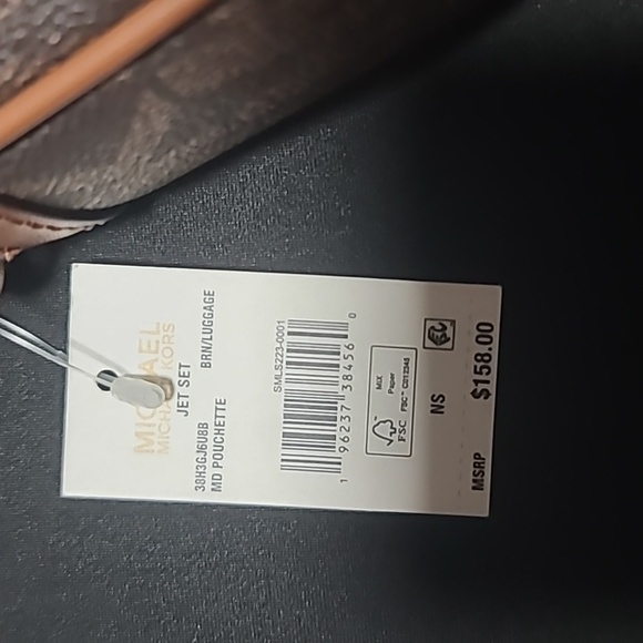MICHAEL KORS JET SET purse Never used.  New With tag. - Picture 2 of 4
